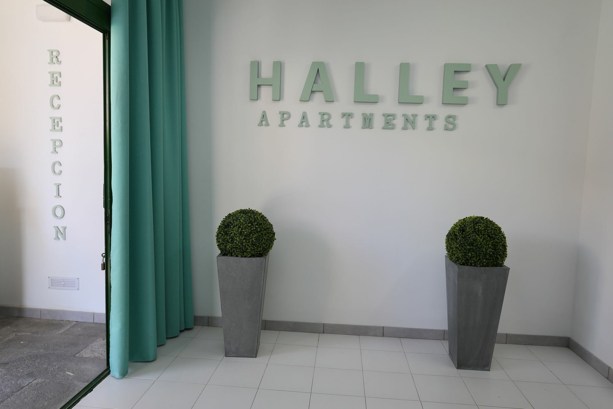 Apartamentos Halley Puerto Rico  Eksteriør bilde
